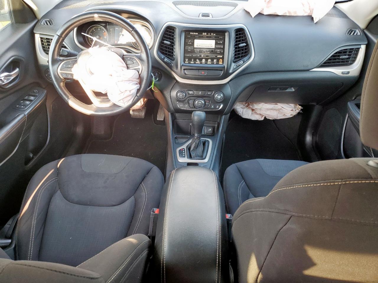 2016 Jeep Cherokee Latitude VIN: 1C4PJLCB9GW355833 Lot: 82242225