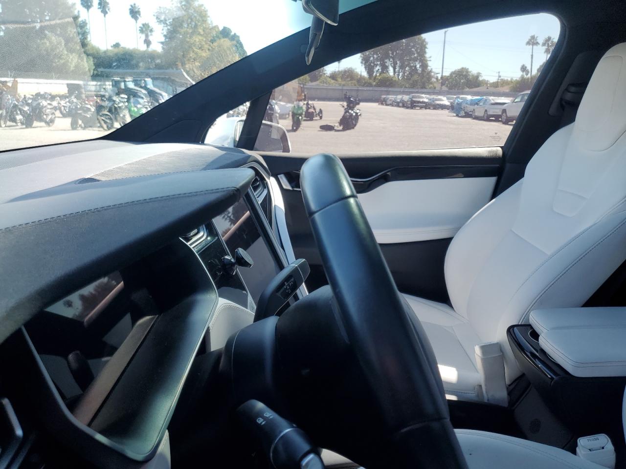 2017 Tesla Model X VIN: 5YJXCBE28HF049973 Lot: 90510965