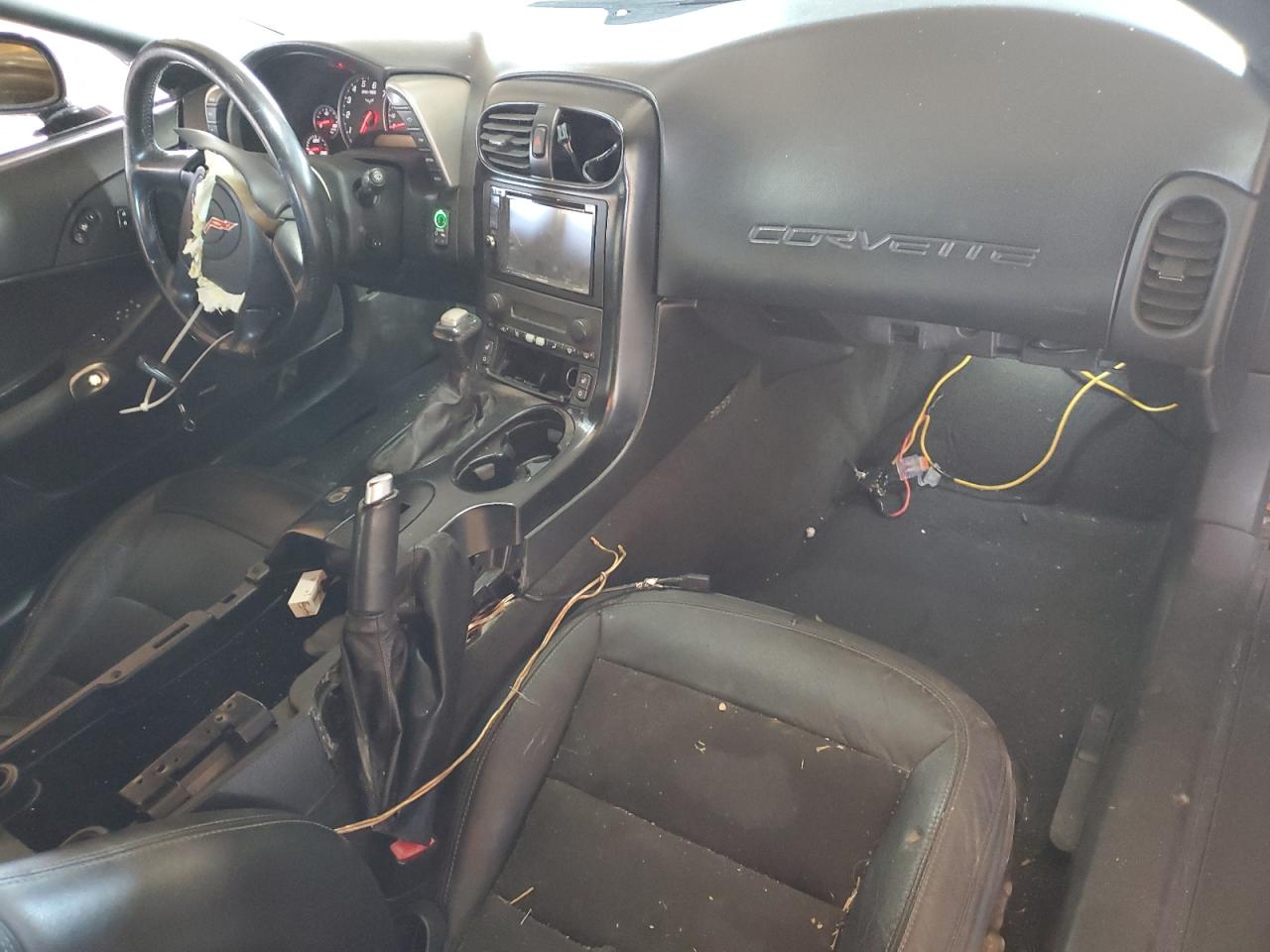 1G1YY24U955112366 2005 Chevrolet Corvette