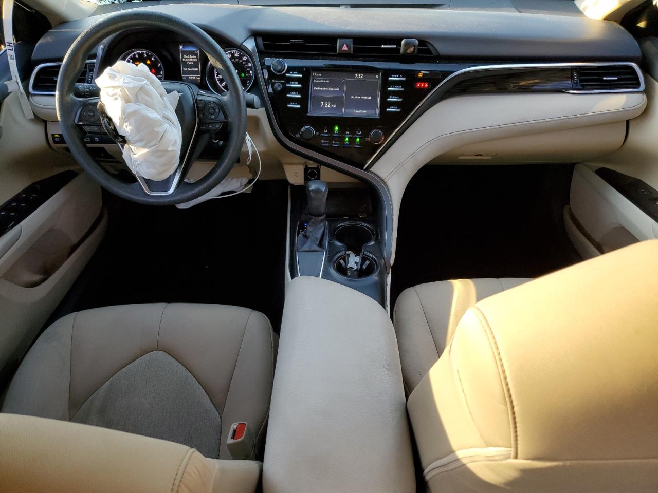 2018 Toyota Camry L VIN: 4T1B11HK9JU519992 Lot: 82314475