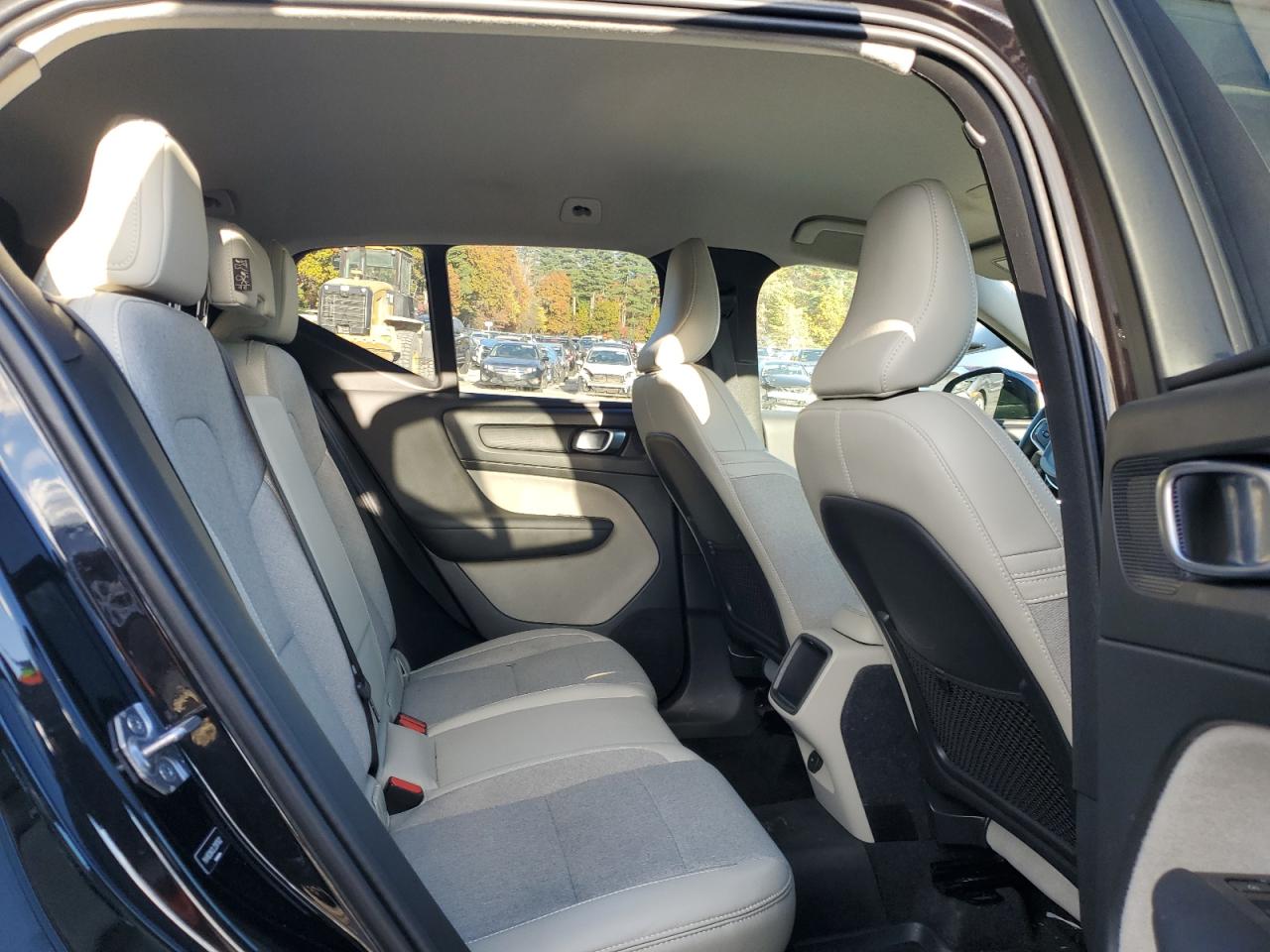 2020 Volvo Xc40 T5 Momentum VIN: YV4162UK2L2287602 Lot: 82746485