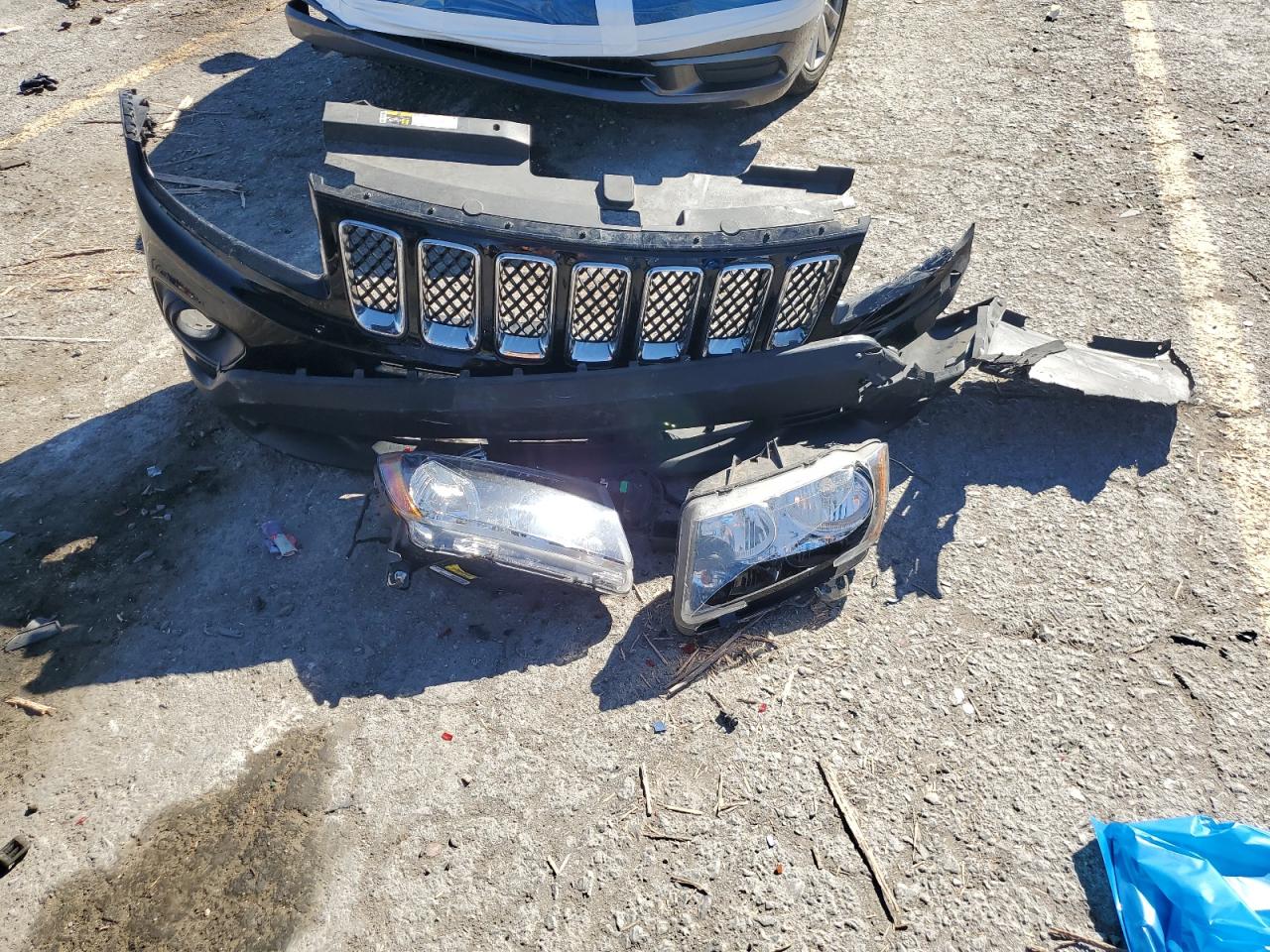 2015 Jeep Compass Sport VIN: 1C4NJCBA9FD226601 Lot: 90128895