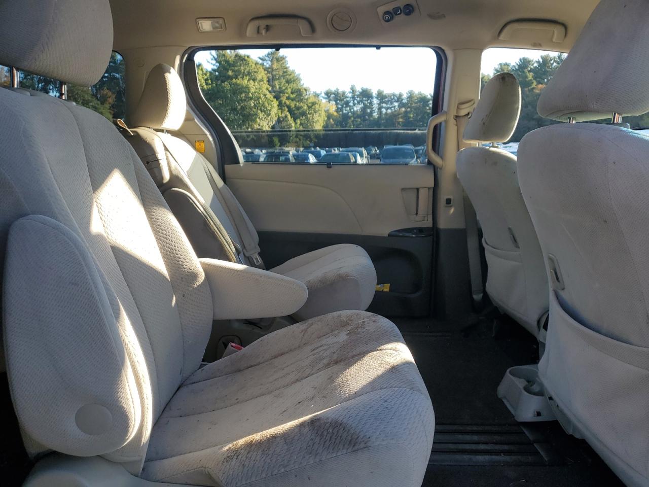 2011 Toyota Sienna Le VIN: 5TDKK3DC0BS046596 Lot: 80478625