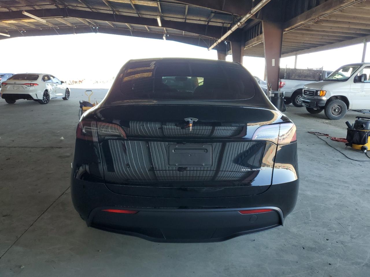 2025 Tesla Model Y VIN: 7SAYGAEE3SF288399 Lot: 89551295