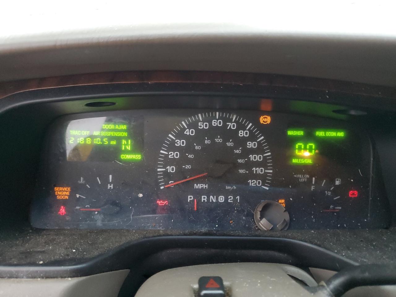 1999 Lincoln Town Car Signature VIN: 1LNHM82W2XY636529 Lot: 90594925