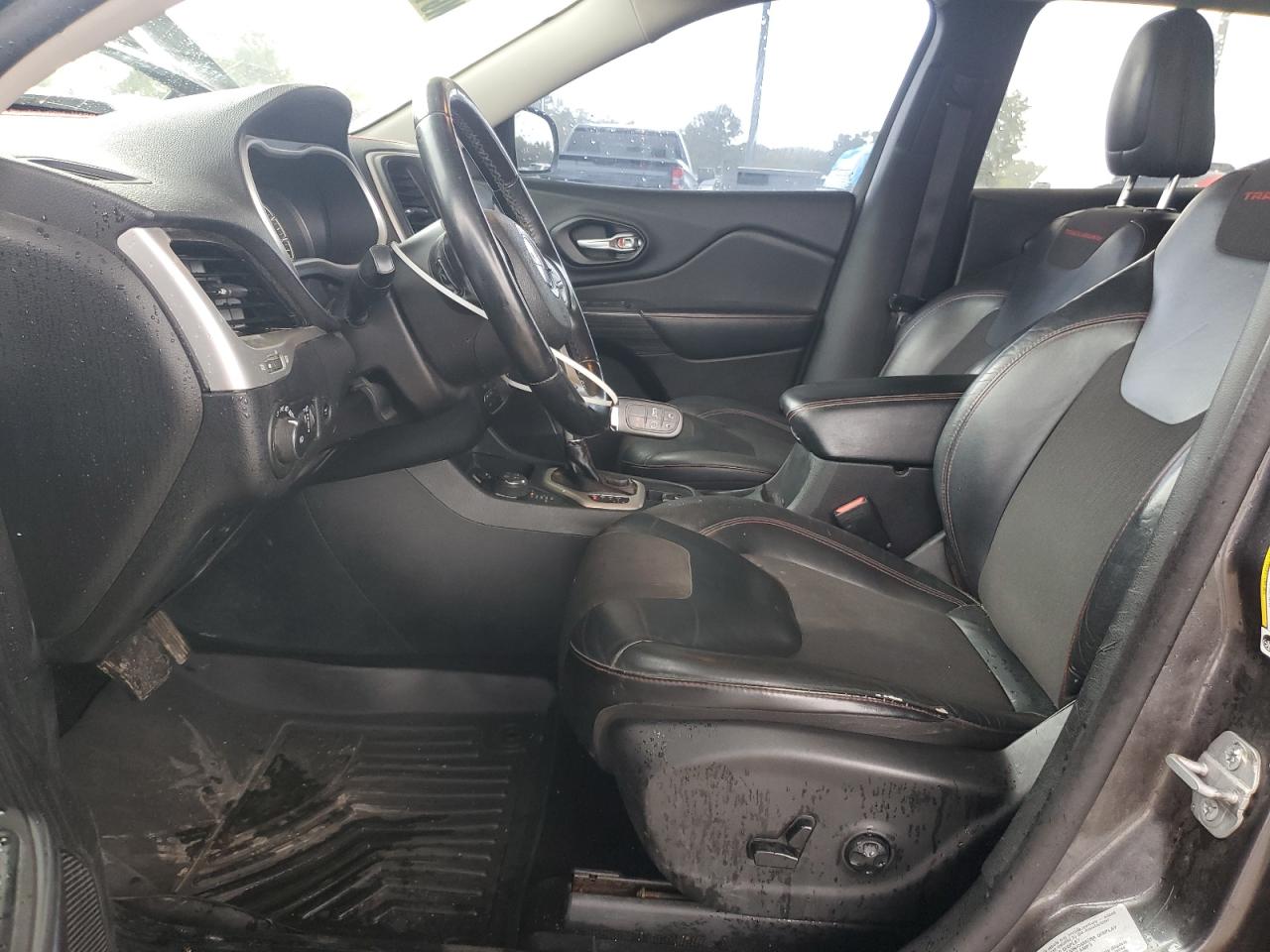 2015 Jeep Cherokee Trailhawk VIN: 1C4PJMBS3FW635835 Lot: 85357895