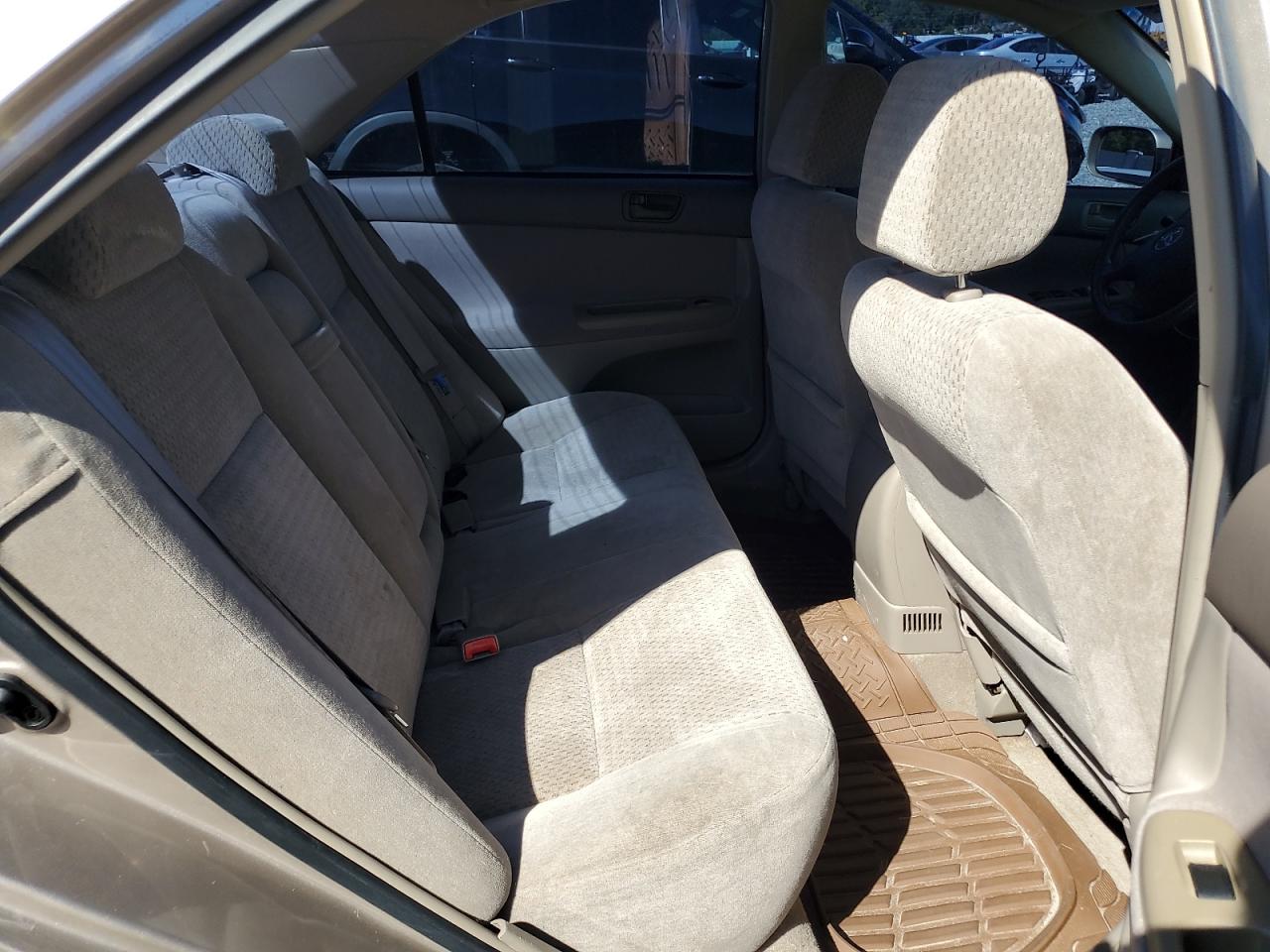 2002 Toyota Camry Le VIN: 4T1BE32K42U047128 Lot: 85839135