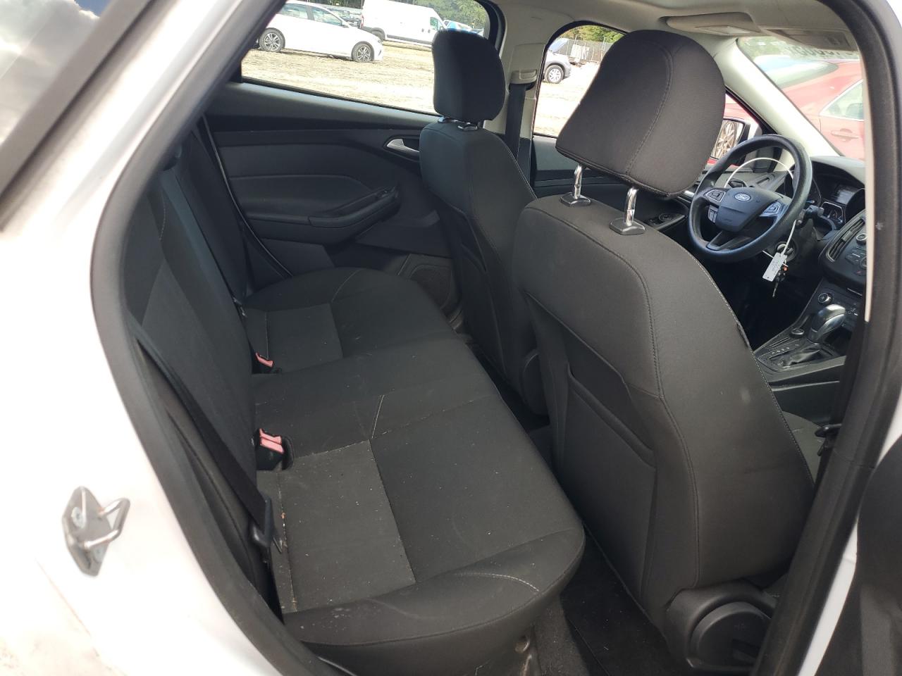 2015 Ford Focus Se VIN: 1FADP3F21FL243515 Lot: 85840865