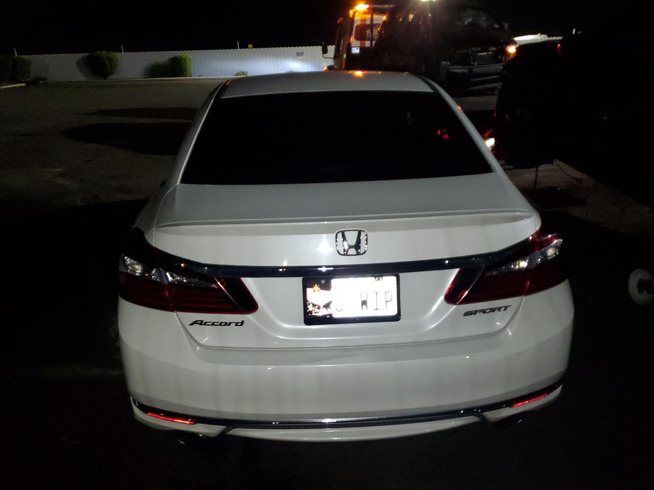 2017 Honda Accord Spo VIN: 028105 Lot: 86191595