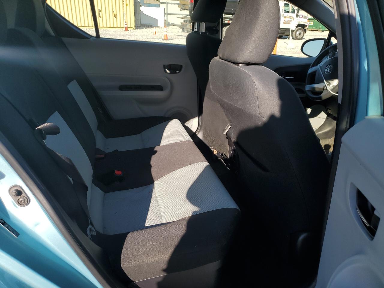 2013 Toyota Prius C VIN: JTDKDTB36D1042954 Lot: 82469075