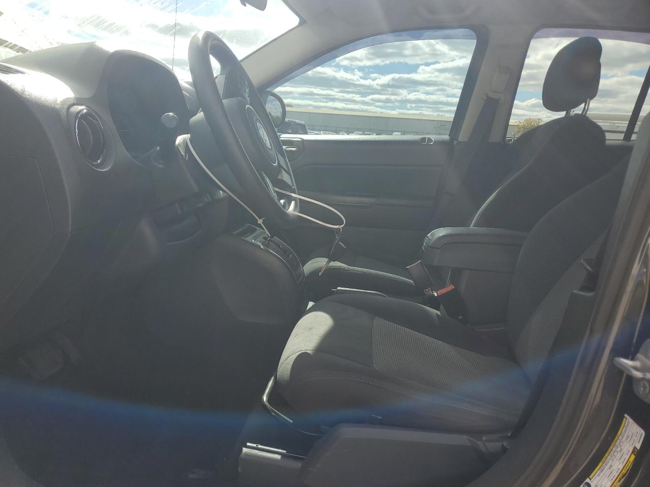 2014 Jeep Compass Sport VIN: 1C4NJDBB0ED926889 Lot: 85919545