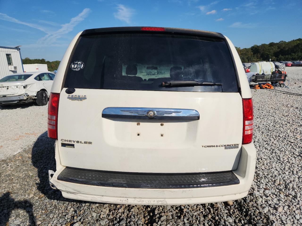 2010 Chrysler Town & Country Lx VIN: 2A4RR4DE3AR151801 Lot: 87070305