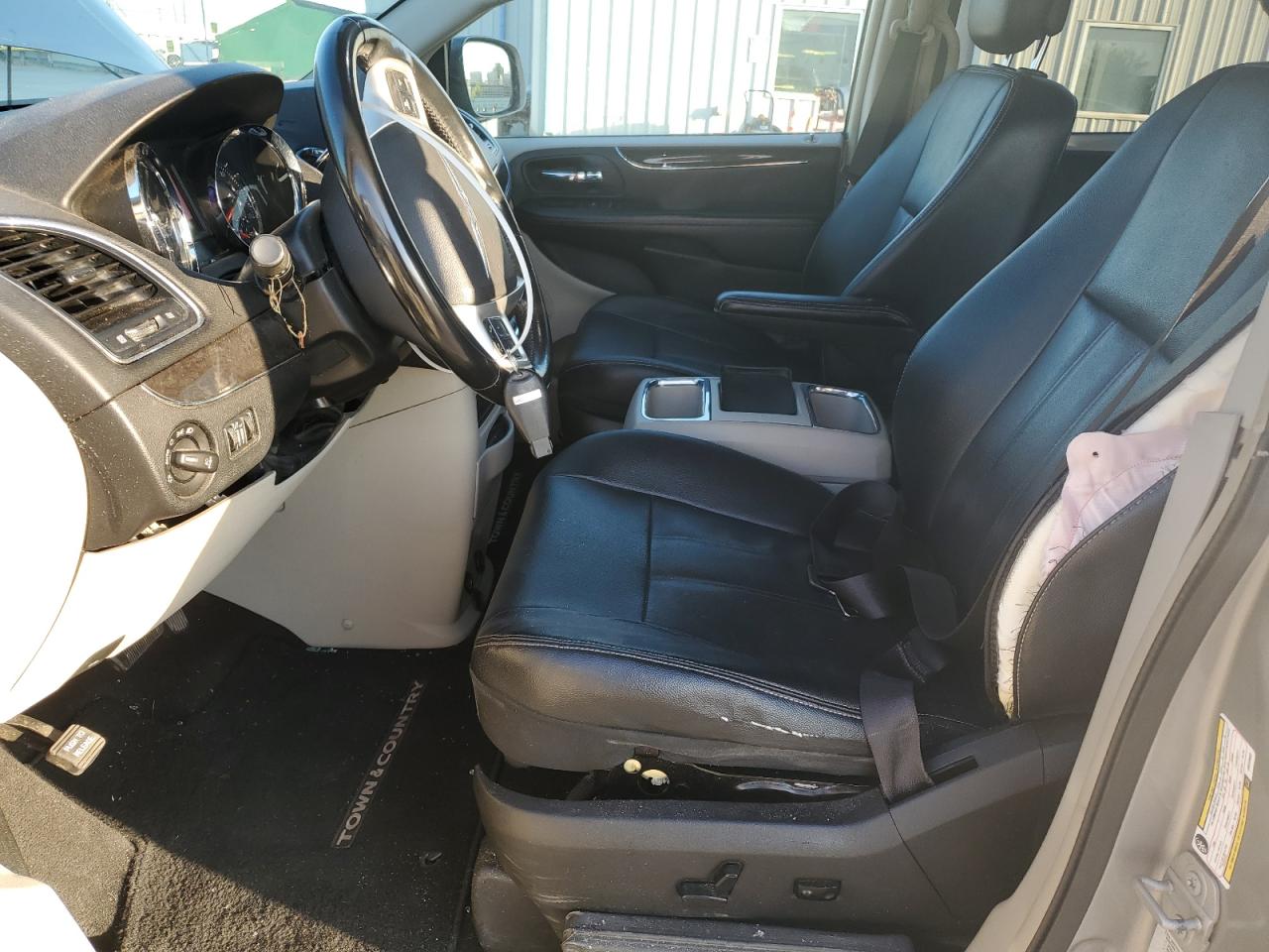 2016 Chrysler Town-Count VIN: 2C4RC1BG2GR259832 Lot: 82310785