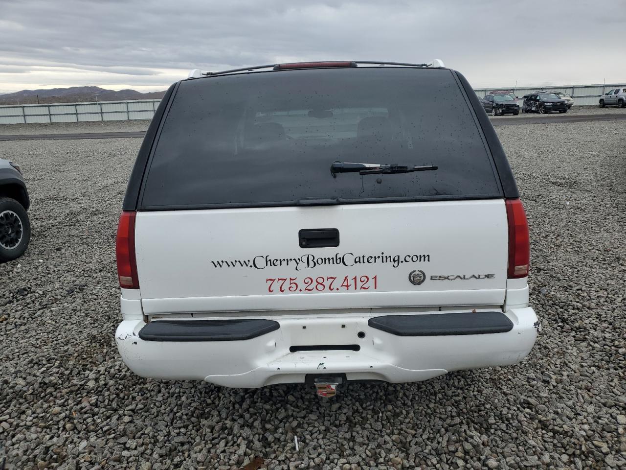 2000 Cadillac Escalade Luxury VIN: 1GYEK63R1YR227826 Lot: 86548275