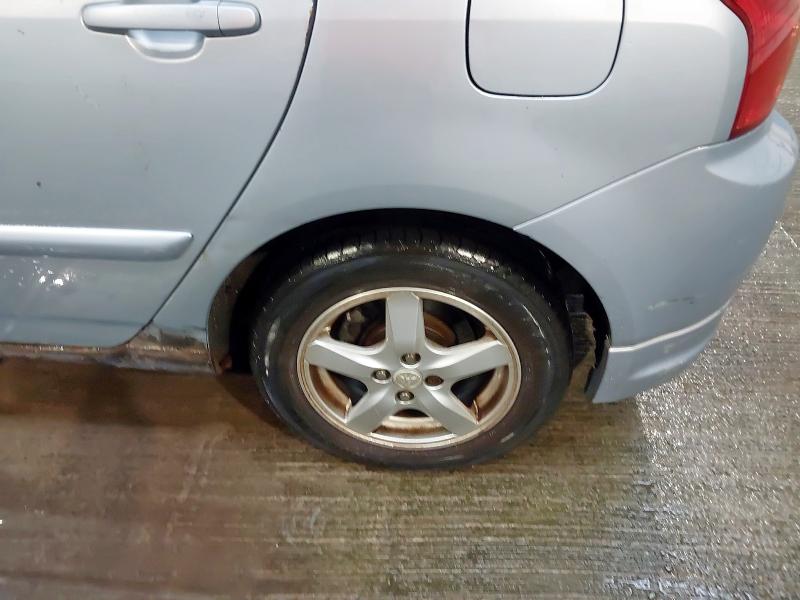 2004 TOYOTA COROLLA T3 VVTI AUTO 