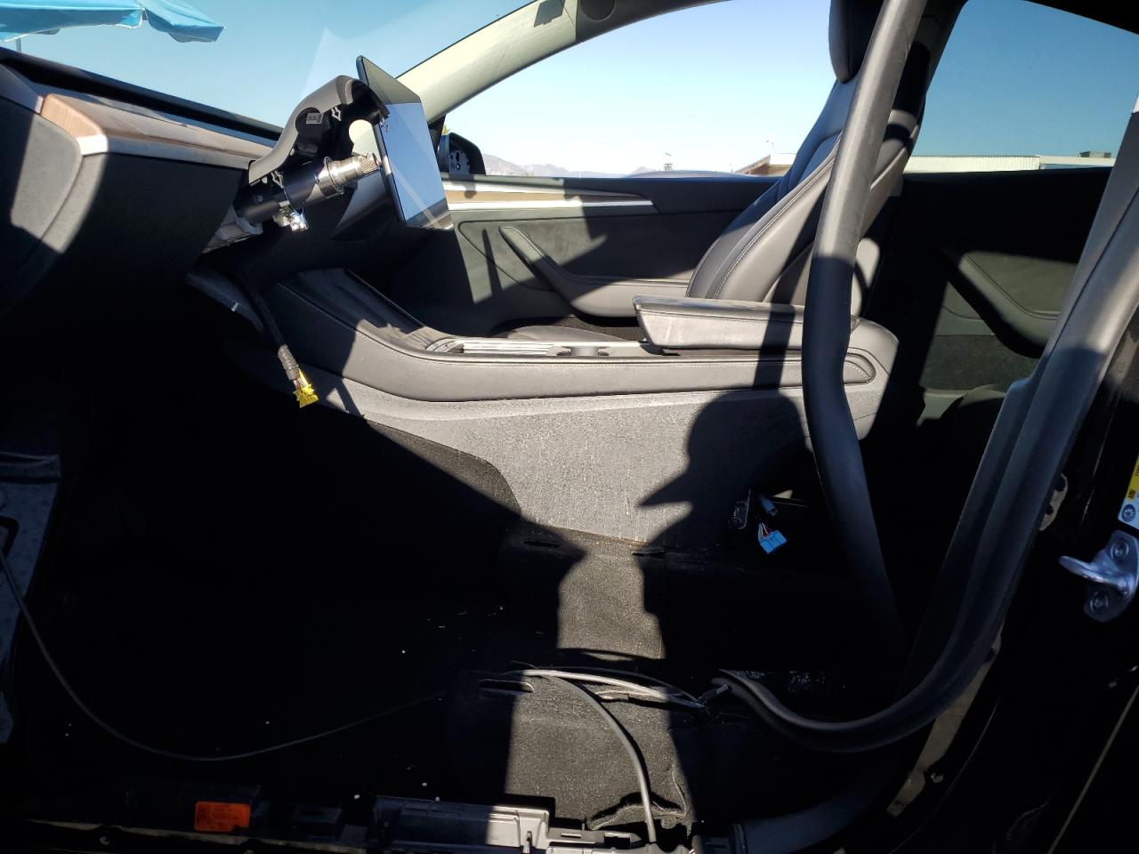 2024 Tesla Model Y VIN: 7SAYGDEE7RF108398 Lot: 90646095