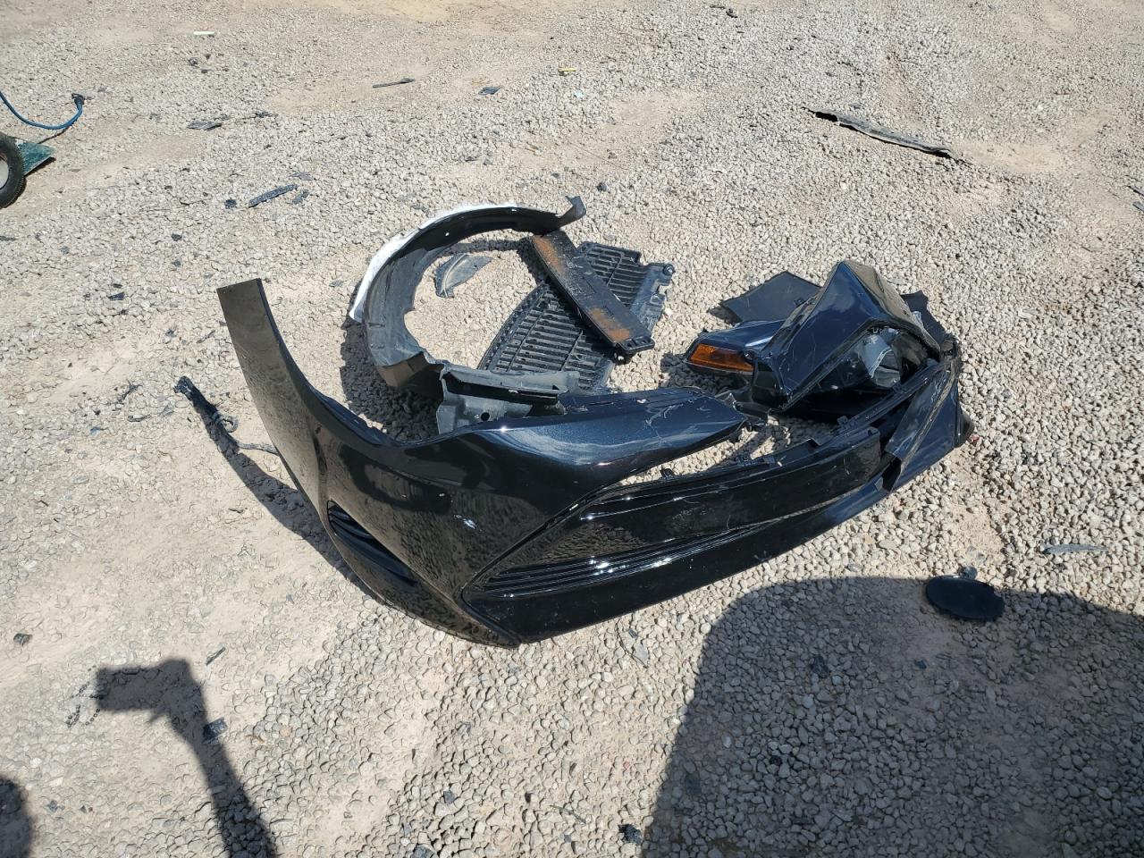 2017 Toyota Corolla L VIN: 2T1BURHE5HC863136 Lot: 82271385