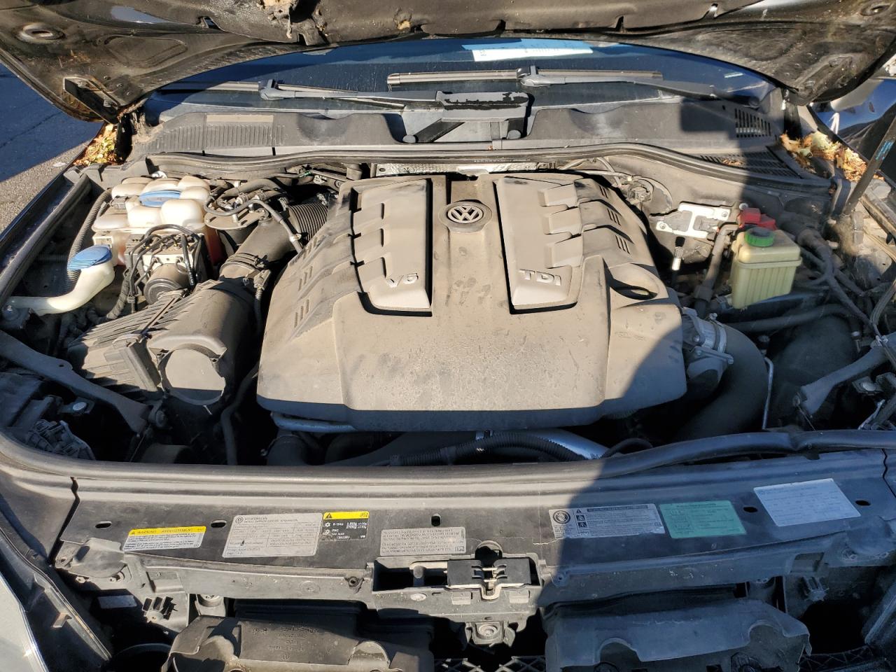 2014 Volkswagen Touareg V6 Tdi VIN: WVGEP9BP9ED008934 Lot: 85675725