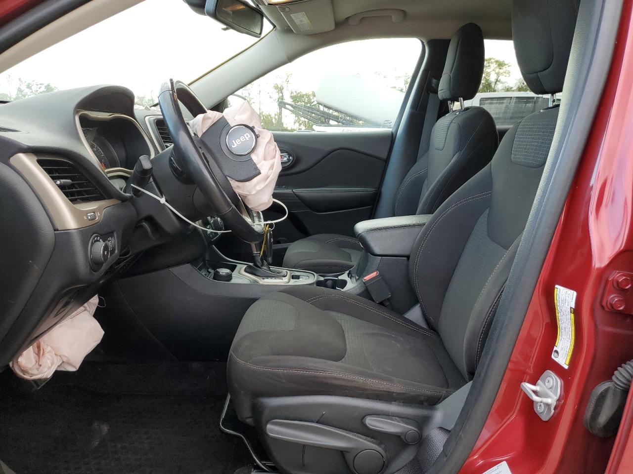 2017 Jeep Cherokee Latitude VIN: 1C4PJMCS5HW532269 Lot: 82644125