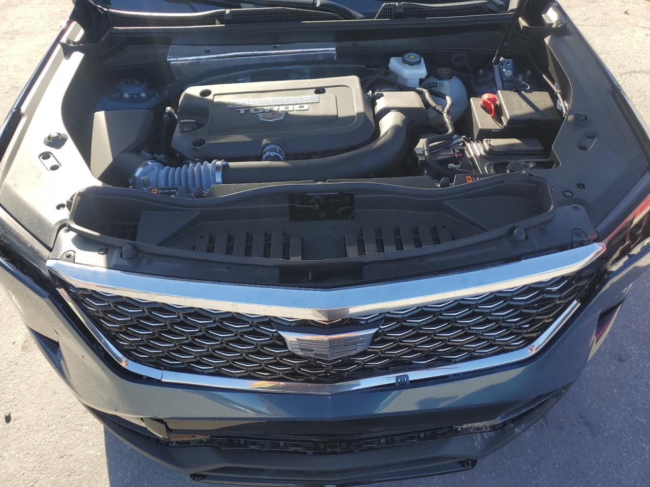 2024 Cadillac Xt4 Premium Luxury VIN: 1GYFZCR42RF190301 Lot: 85753865