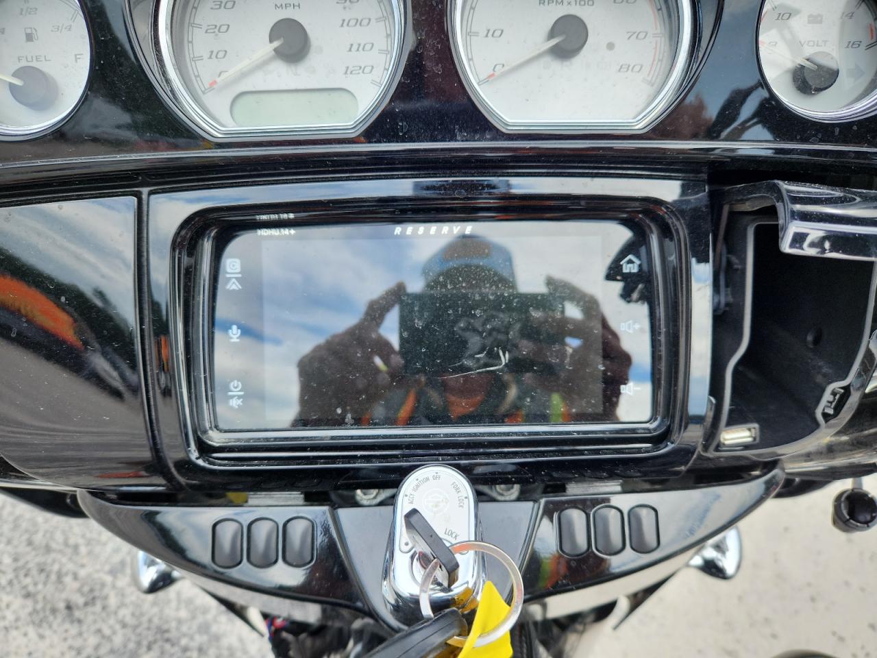 2015 Harley-Davidson Flhxs Street Glide Special VIN: 1HD1KRM15FB646586 Lot: 85699025