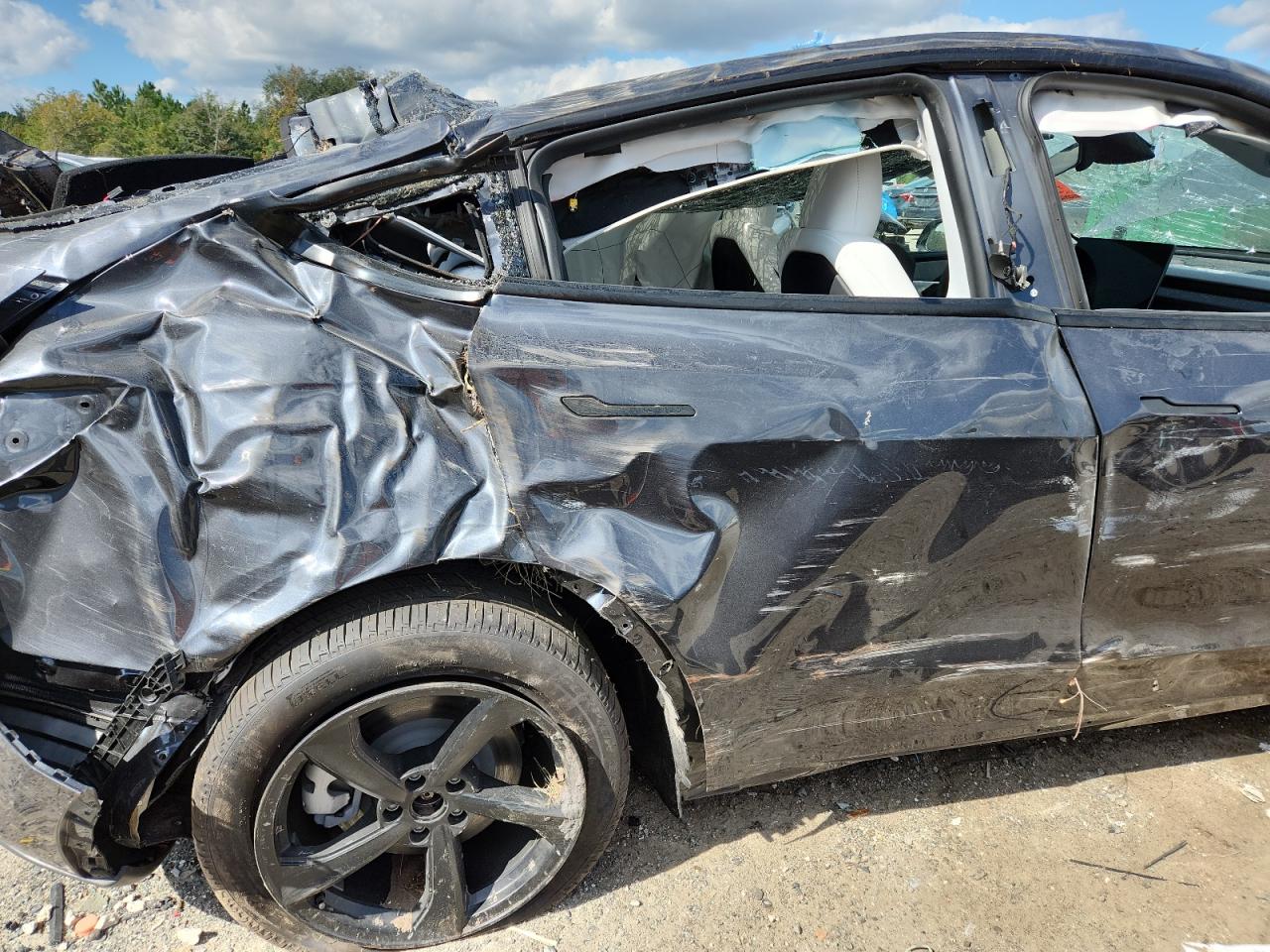 2026 Tesla Model Y VIN: 7SAYGDEE5TA473246 Lot: 87416155