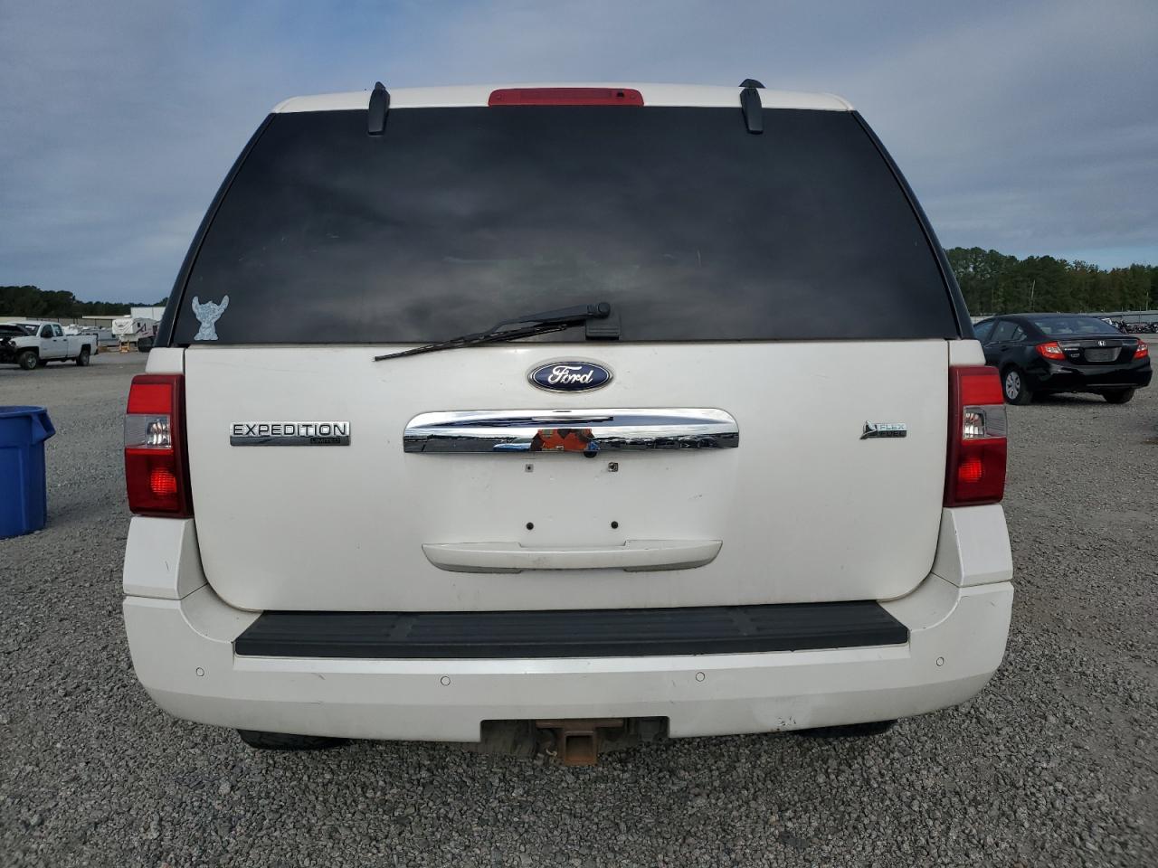 2014 Ford Expedition Limited VIN: 1FMJU2A51EEF32328 Lot: 85331885