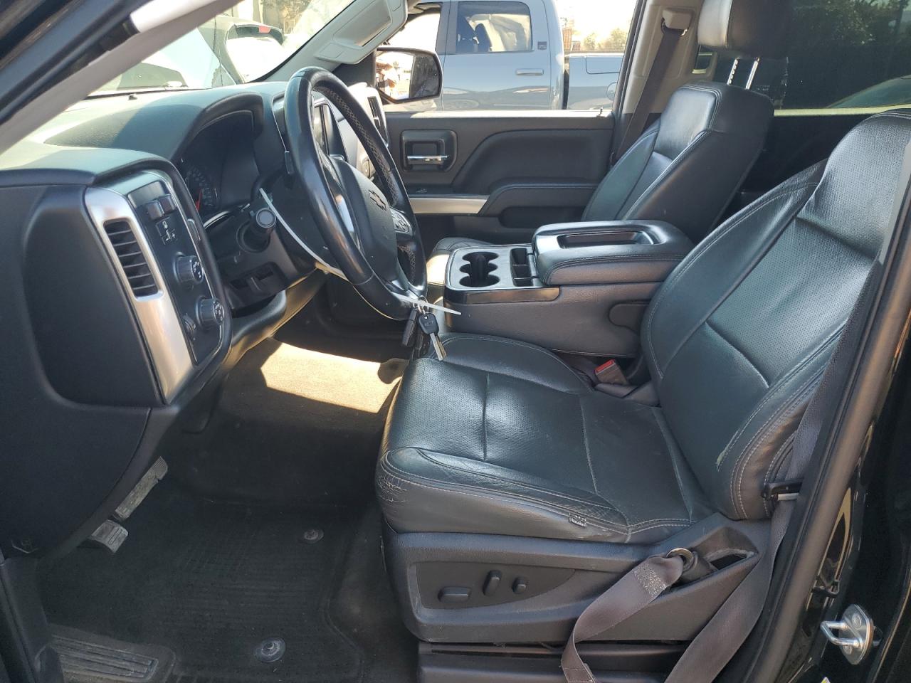 2017 Chevrolet Silverado K1500 Lt VIN: 3GCUKREC3HG446931 Lot: 82324205