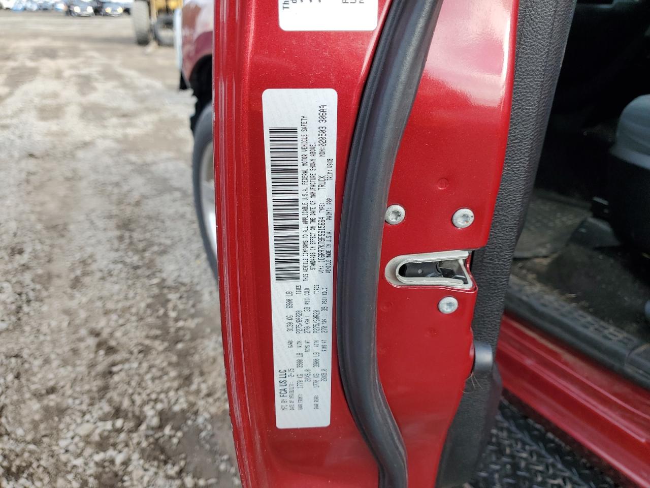 2015 Ram 1500 St VIN: 1C6RR7KT9FS615664 Lot: 82480675