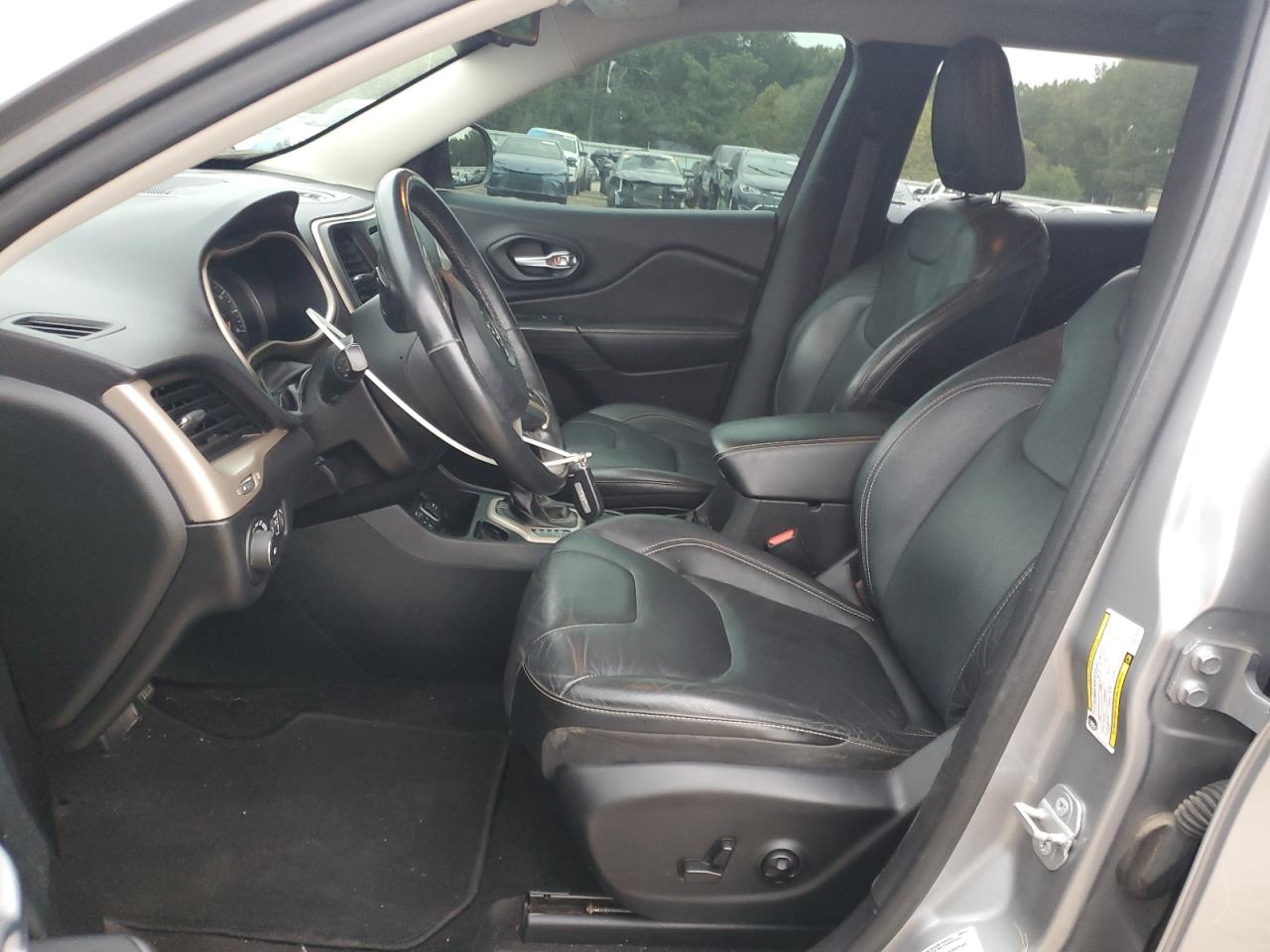 2015 Jeep Cherokee Limited VIN: 1C4PJLDB9FW670919 Lot: 89490845