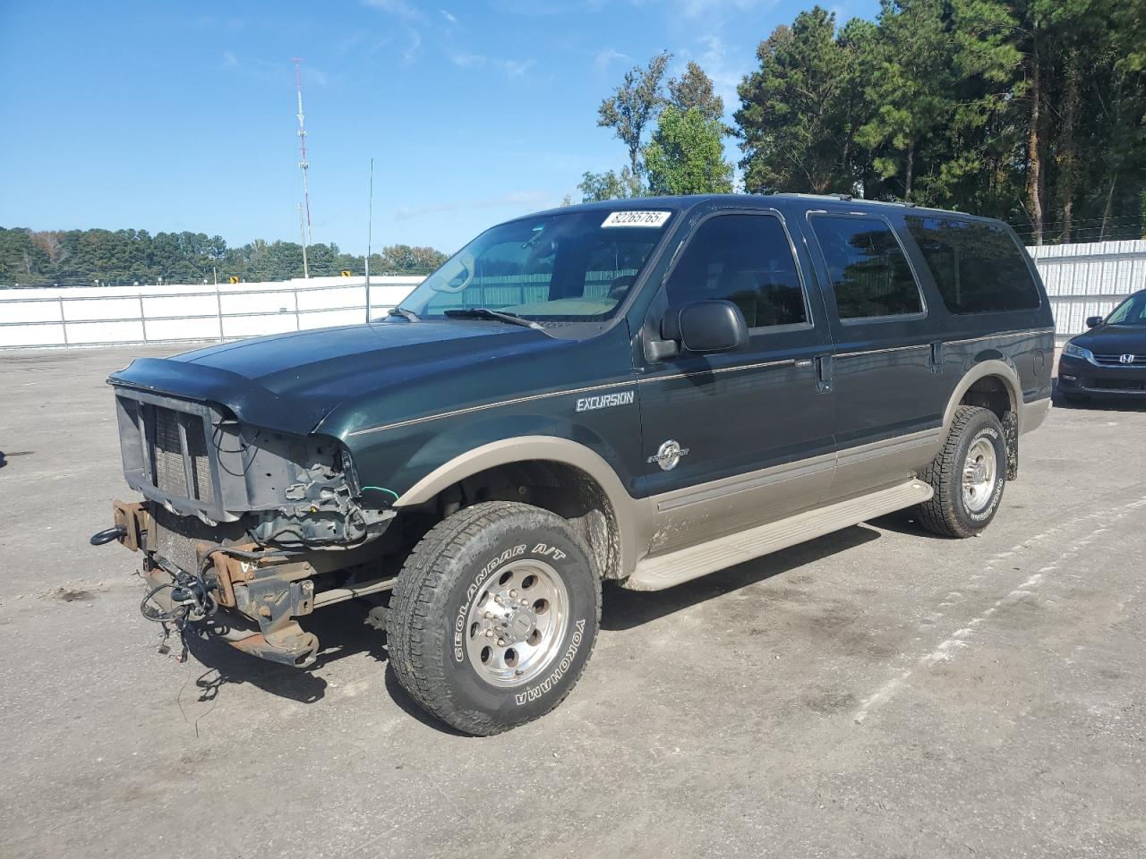 FORD EXCURSION 2002. Lot# 82265765. VIN 1FMSU43F22ED01861. Photo 1