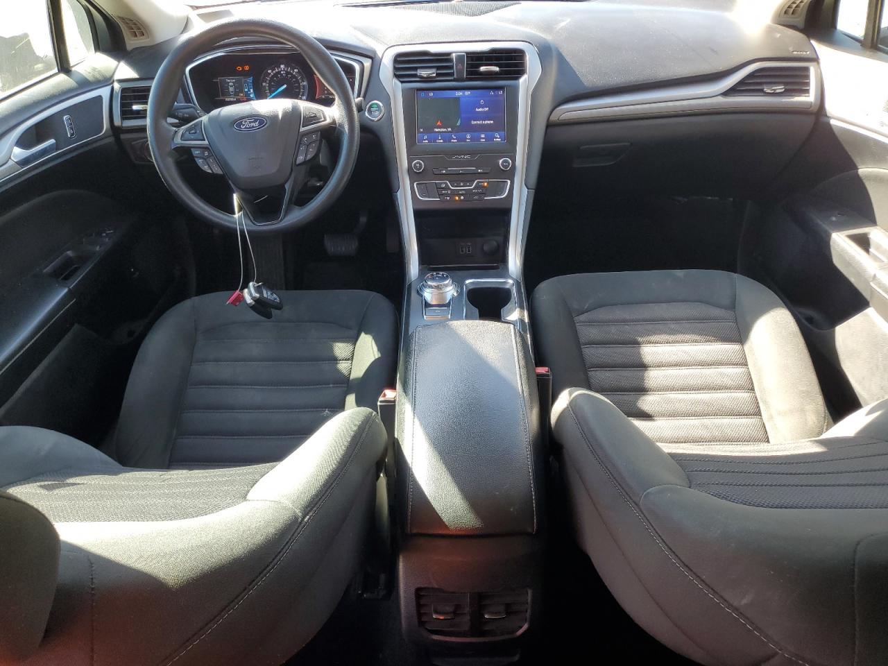 2019 Ford Fusion Se VIN: 3FA6P0LU3KR105421 Lot: 87010715