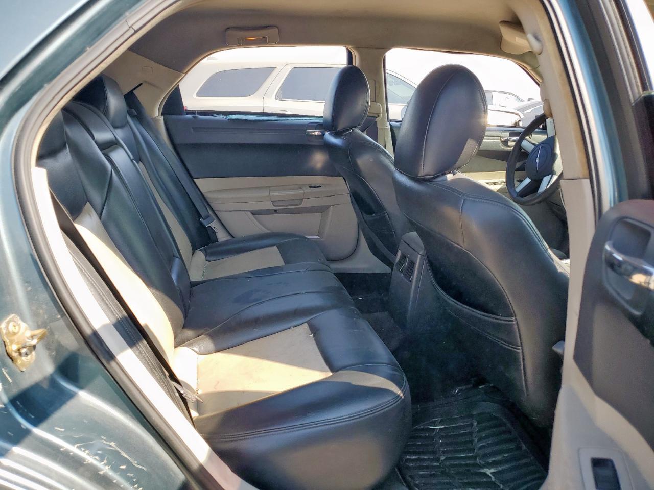 2005 Chrysler 300 VIN: 2C3JA43R15H583656 Lot: 81873385