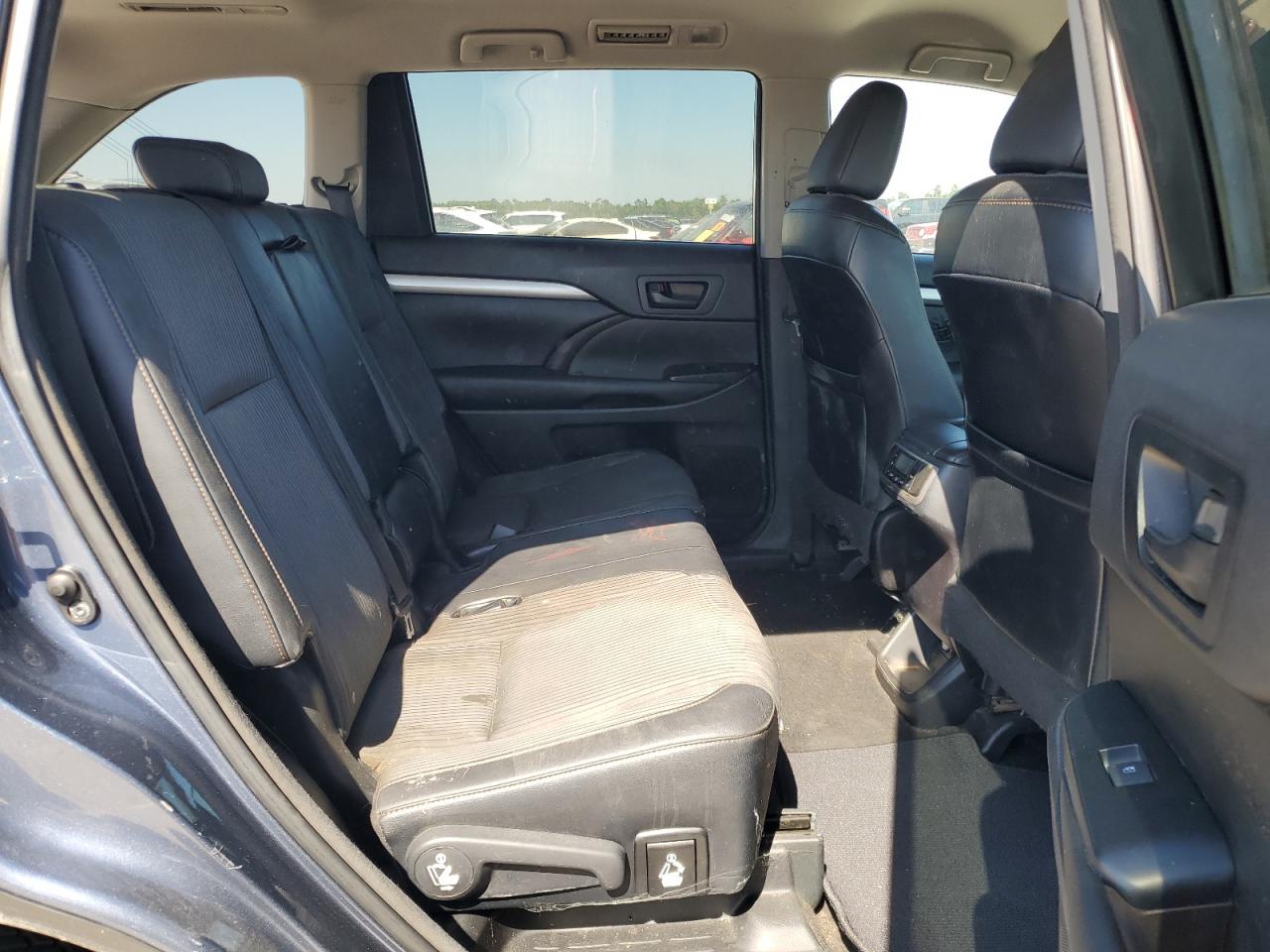 2016 Toyota Highlander Le VIN: 5TDBKRFH5GS245016 Lot: 86630145