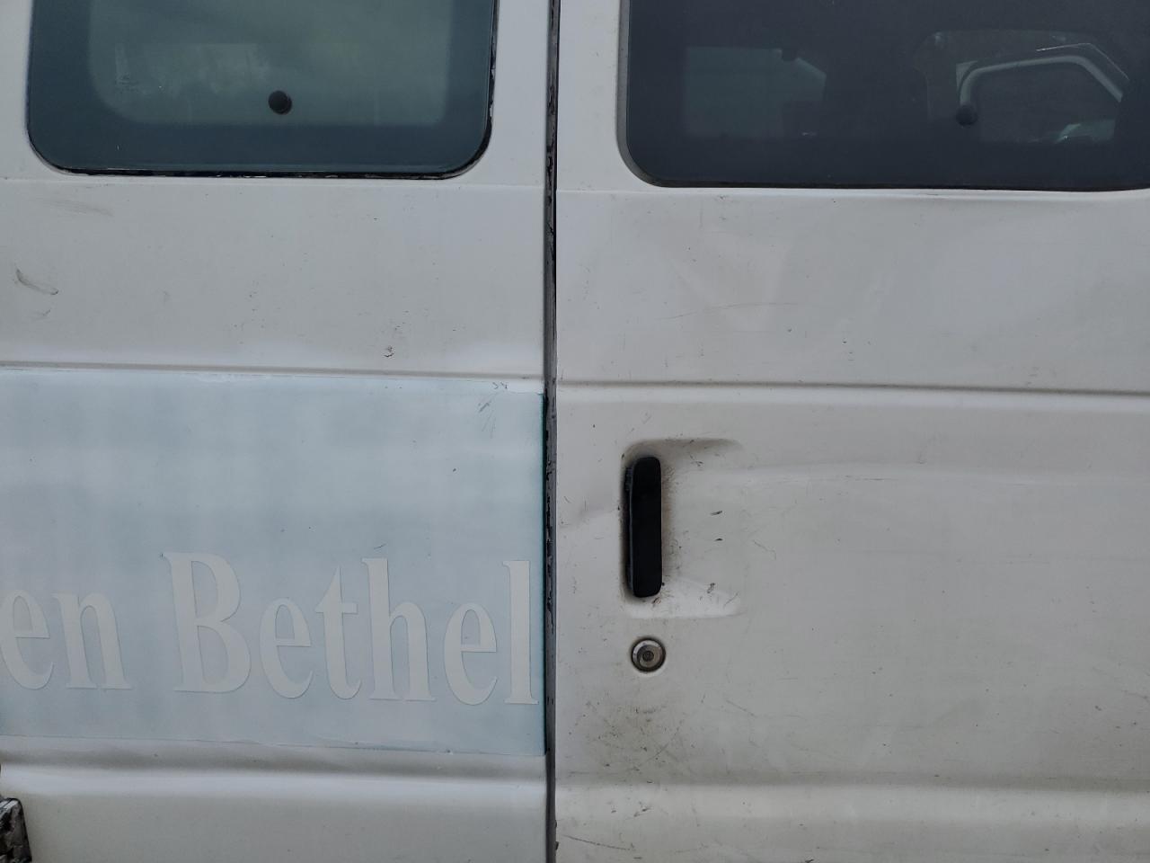 2000 Ford Econoline E350 Super Duty Wagon VIN: 1FBSS31L6YHC06728 Lot: 82737705