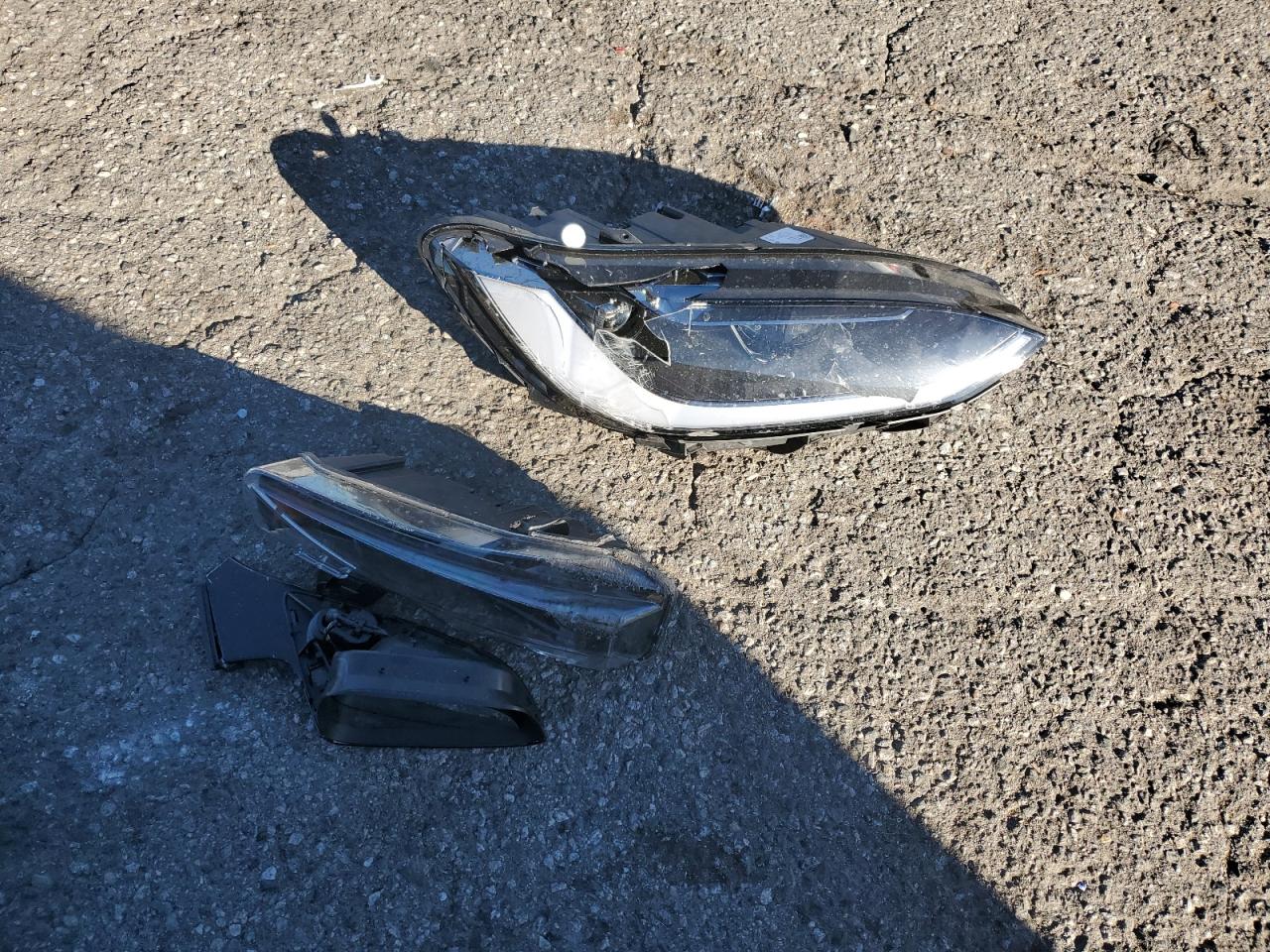 2024 Tesla Model X VIN: 7SAXCAE5XRF459697 Lot: 90097105