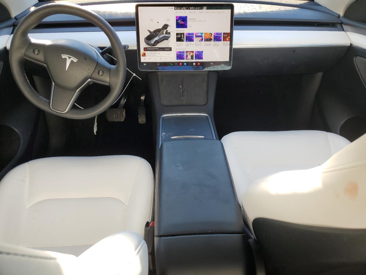 2024 Tesla Model Y VIN: 7SAYGDED2RF205158 Lot: 90543125