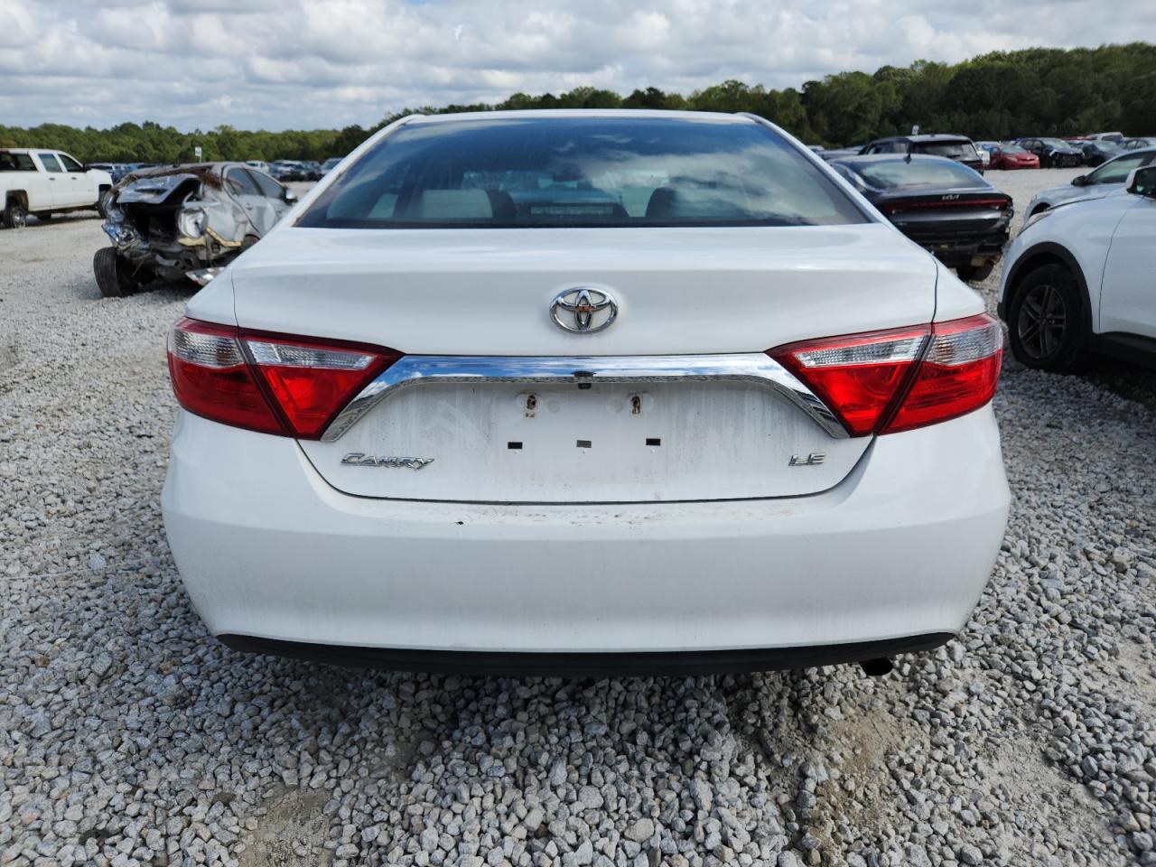 2015 Toyota Camry Le VIN: 4T1BF1FK0FU940043 Lot: 85265465