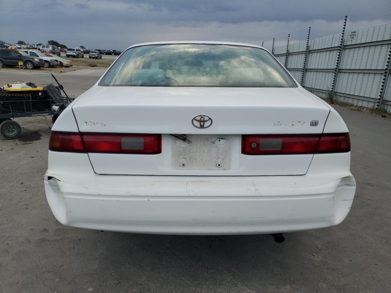 1997 Toyota Camry Le VIN: JT2BG22K4V0096777 Lot: 82445075