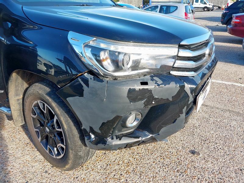 2017 TOYOTA HILUX INVINCIBLE X D/CAB PICK UP 2.4 D-4D AUTO