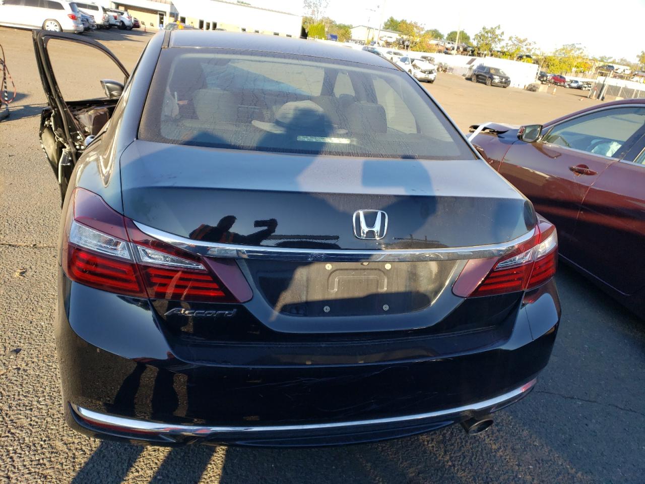 2017 Honda Accord Lx VIN: 1HGCR2F37HA301095 Lot: 84175755