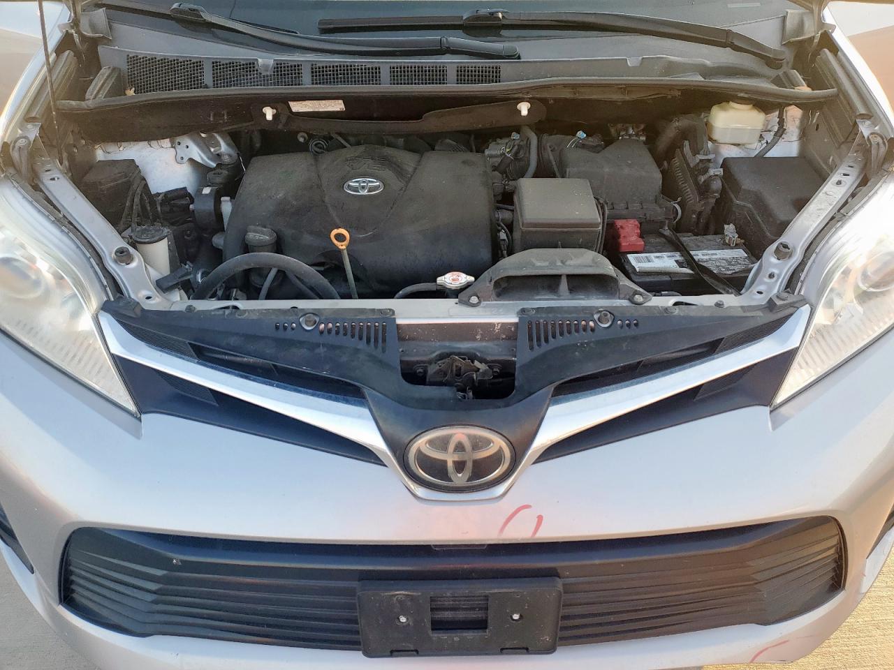 2018 Toyota Sienna Le VIN: 5TDKZ3DC7JS901370 Lot: 84625955