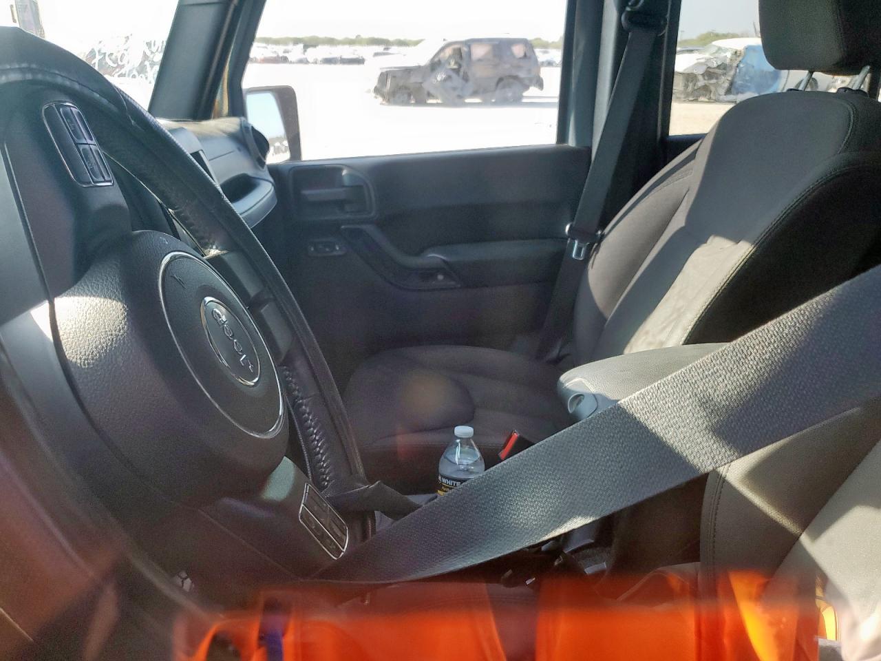 2015 Jeep Wrangler Unlimited Sport VIN: 1C4HJWDG9FL560178 Lot: 82398405