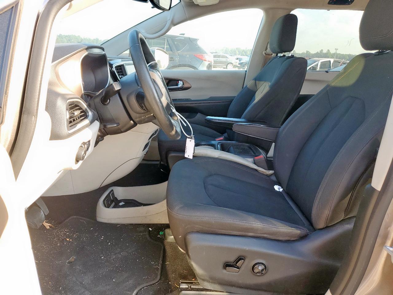 2018 Chrysler Pacifica Touring Plus VIN: 2C4RC1FG0JR157219 Lot: 84236895