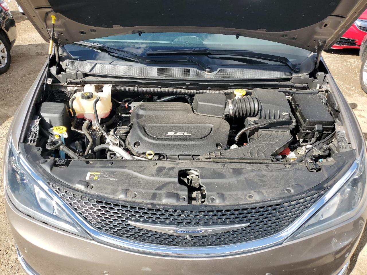 2018 Chrysler Pacifica Touring L VIN: 2C4RC1BG1JR111016 Lot: 82206345