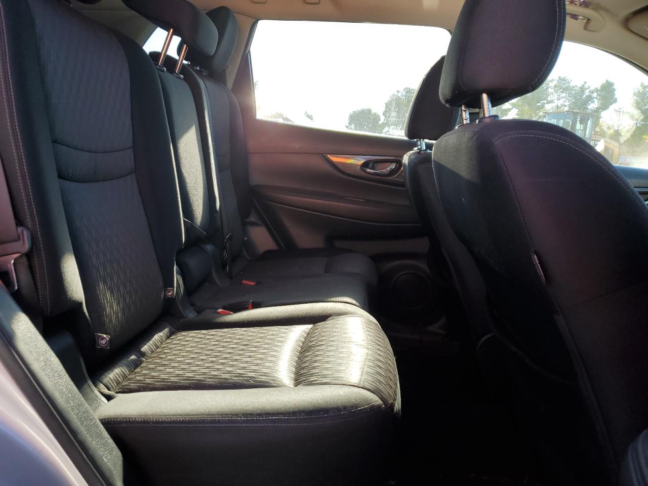 2017 Nissan Rogue S VIN: JN8AT2MV3HW001900 Lot: 85714495