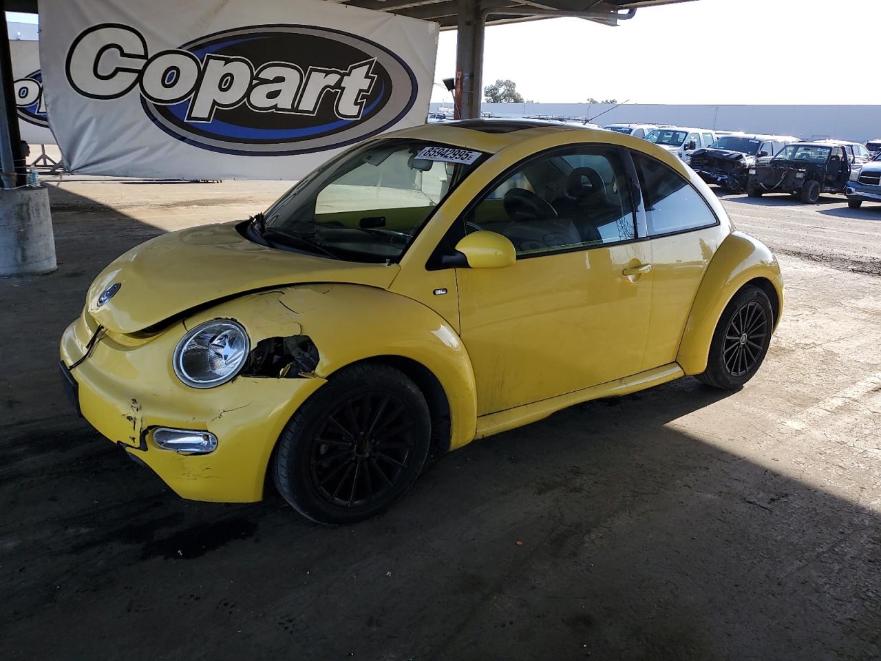 2002 Volkswagen New Beetle Gls yellow null gas 3VWCK21C62M439017 photo #1
