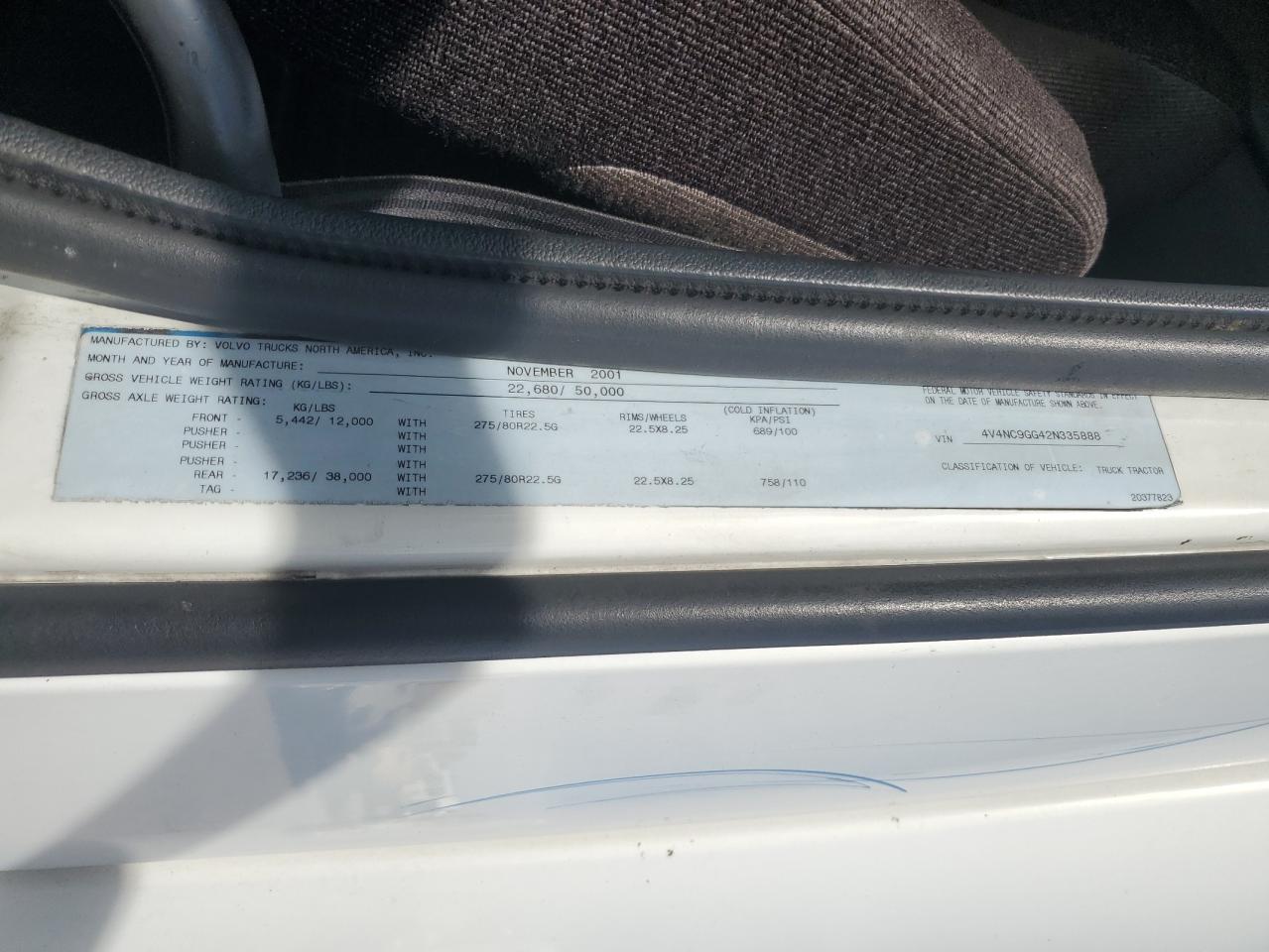 2002 Volvo Vnl Semi Truck VIN: 4V4NC9GG42N335888 Lot: 84463545