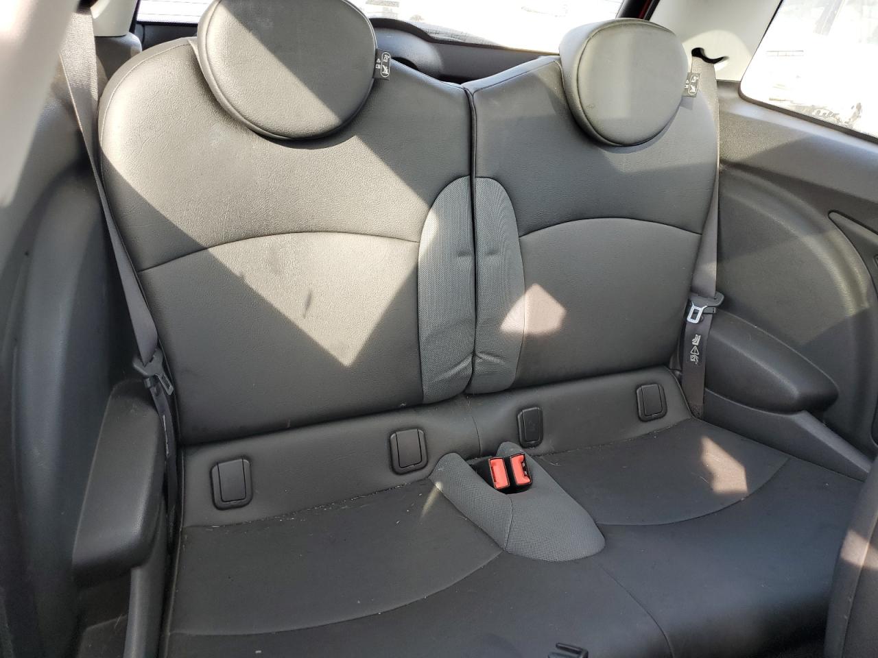 2009 Mini Cooper S VIN: WMWMF73559TW86402 Lot: 84057315