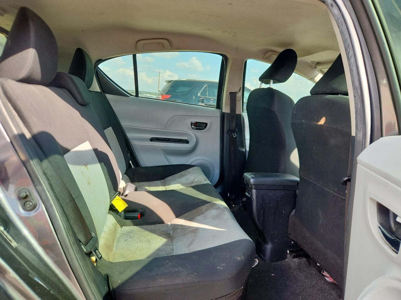 2013 Toyota Prius C VIN: JTDKDTB3XD1555950 Lot: 85480265